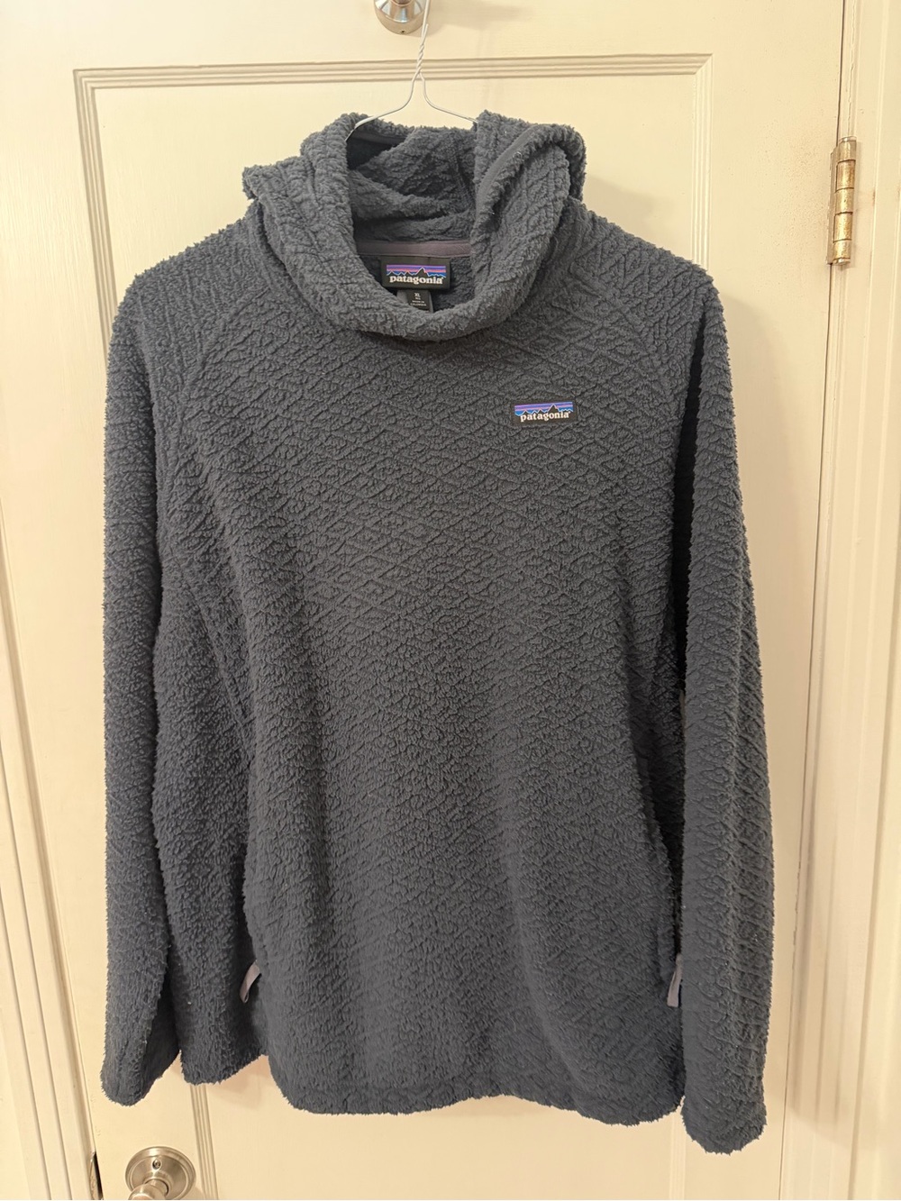 Patagonia Women’s Navy Textured Funnel Neck Fleece Pullover